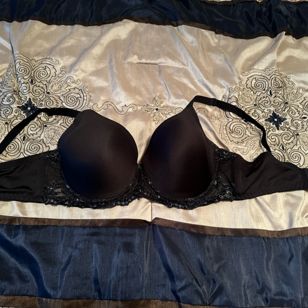 Jessica Simpson Bra